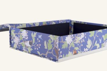 handmade box for memories with hinged lid and magnet